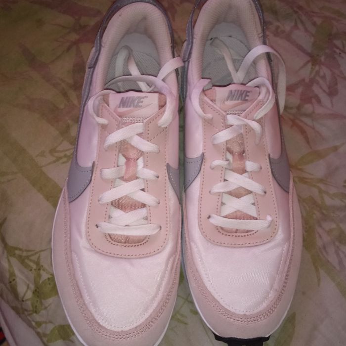 Кроссовки  фирмы Naik,