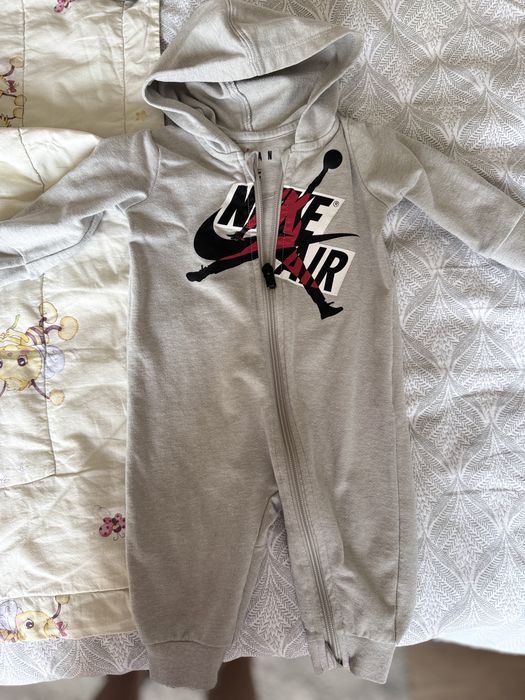 Бебешки гащеризончета и яке