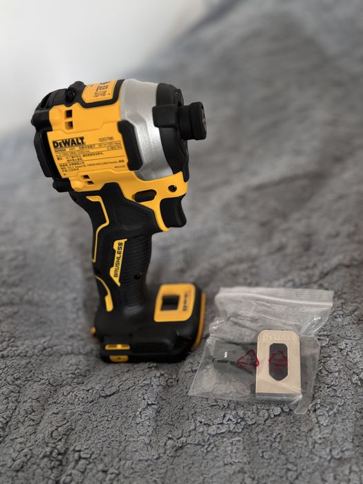 Шуруповерт DeWalt