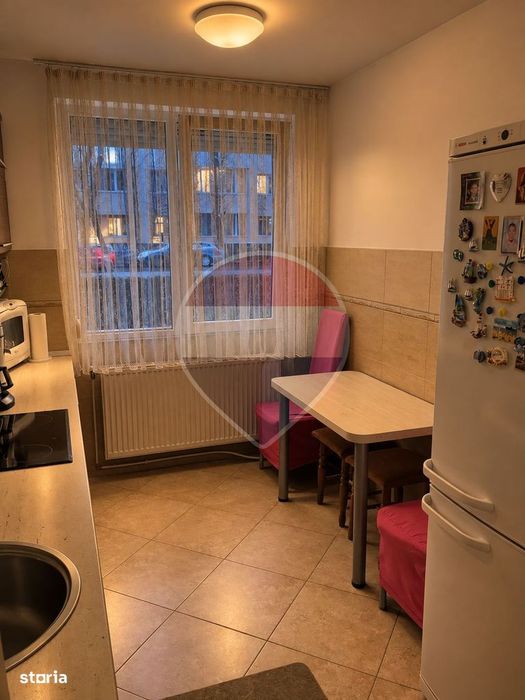 Apartament 3 camere parter zona Rogerius Aluminei