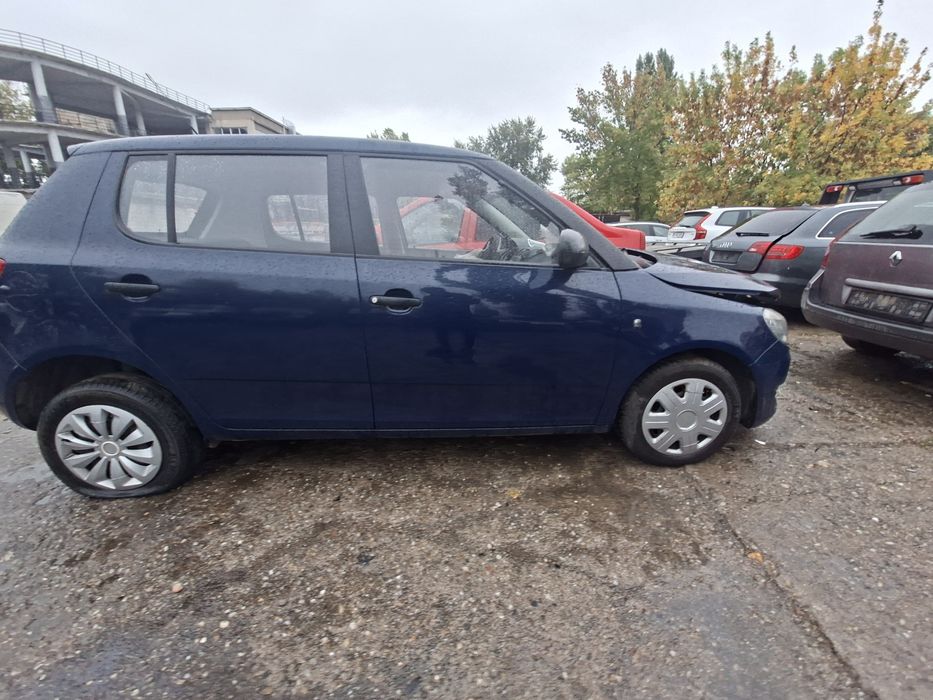 Dezmembrez Skoda Fabia 2  1.2 Benzina 2011 CHFA BZG