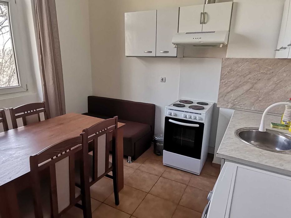 Двустаен апартамент под наем Гео Милев