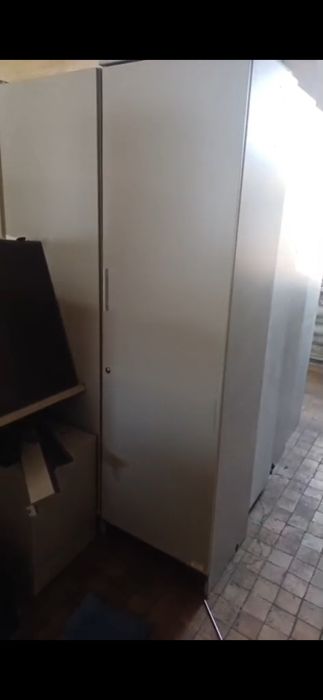 Продам шкаф пенал б/у
