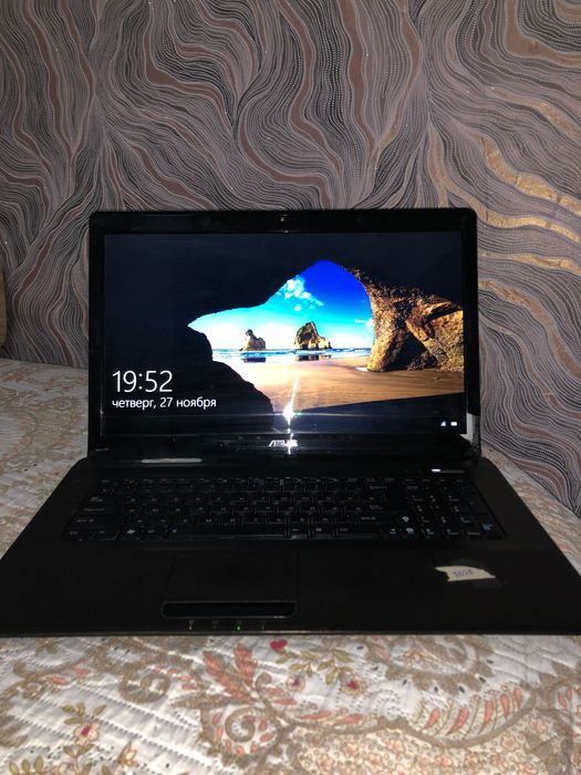 Ноутбук-Асус( в хорошем состоянии)