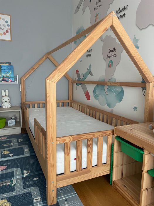 Pat Montessori tip casuta si saltea