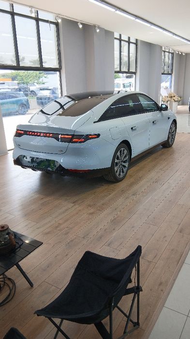 Leapmotor C01 elektr Premium dop opsiya 2025 Nalichi bor