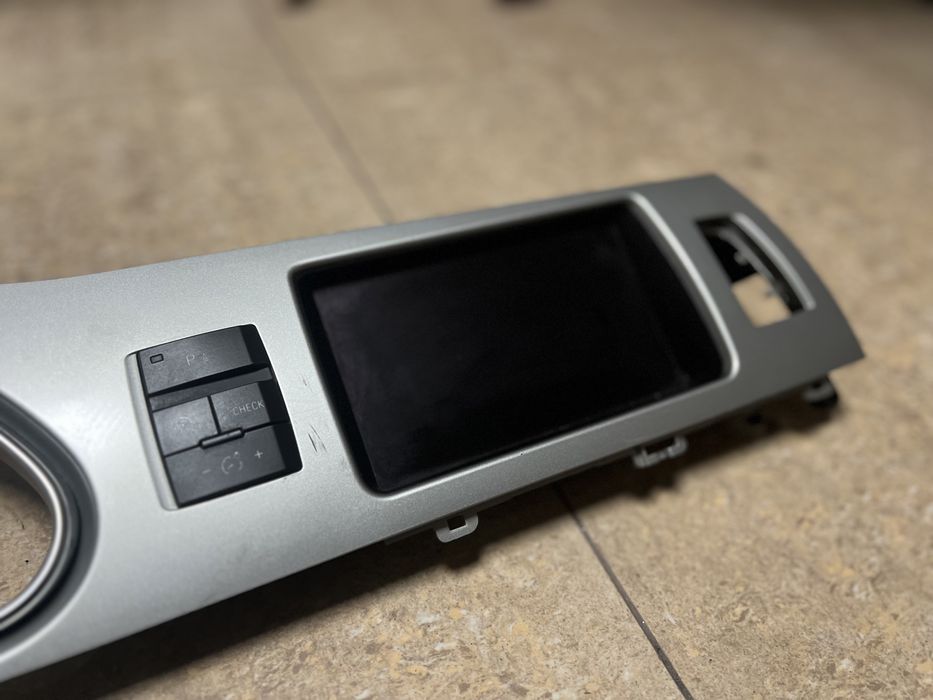 Навигация и рамка за километраж за Audi Q7