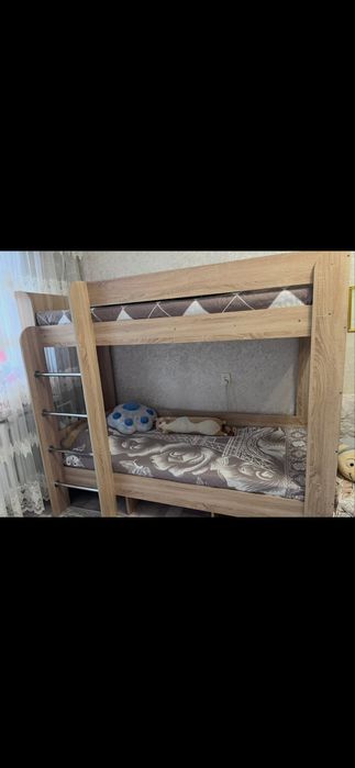 Двухярусная кровать