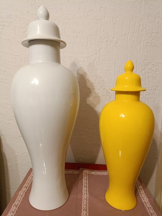 Парные китайские вазы