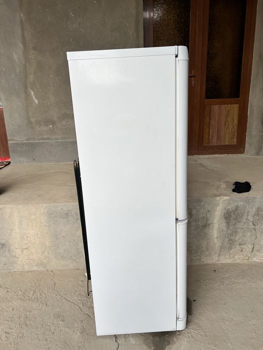 ХОЛОДИЛЬНИК Холодильник Indesit, рабочий, морозилка pasida srochno