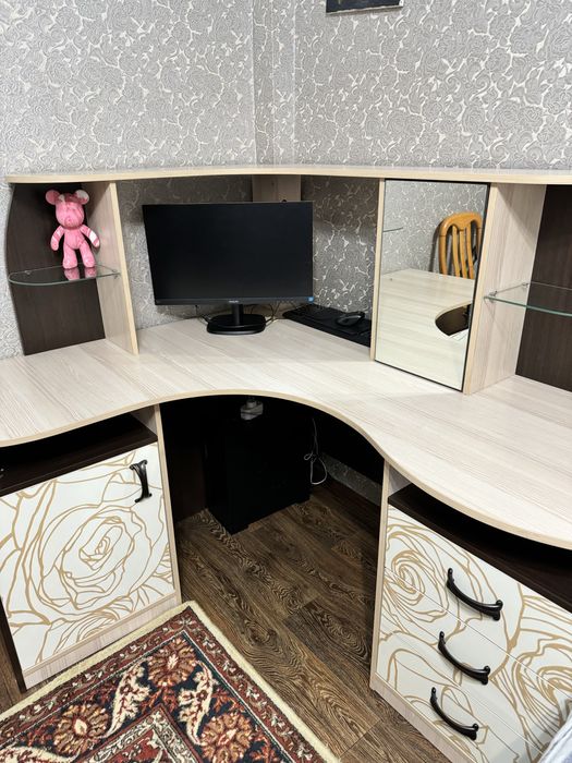 Письменный стол + кресло в подарок