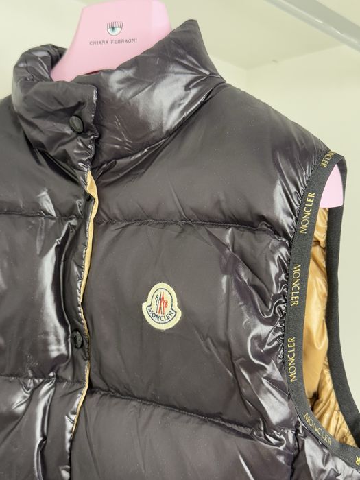 Продам жилет Монклер