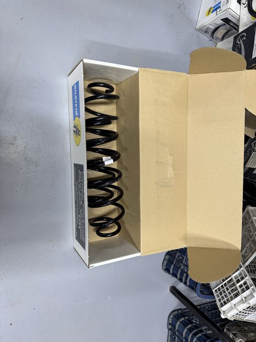 Пружины Golf 4 зад