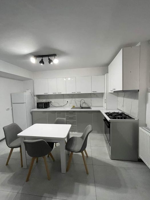 Proprietar inchiriez ap.2 camere P-ta Marasti