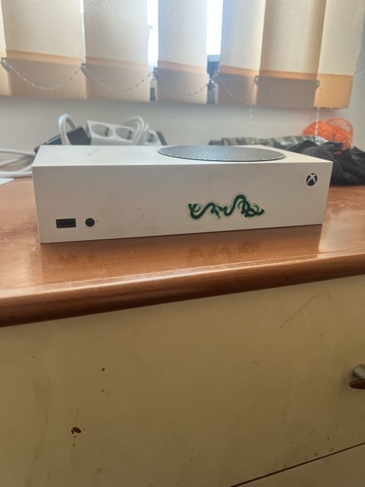 Vand consola xbox seria s