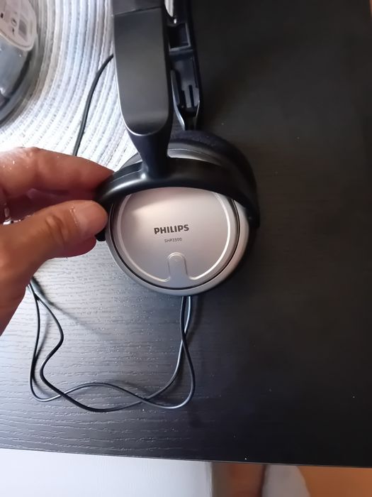 Căsti Philips cu fir