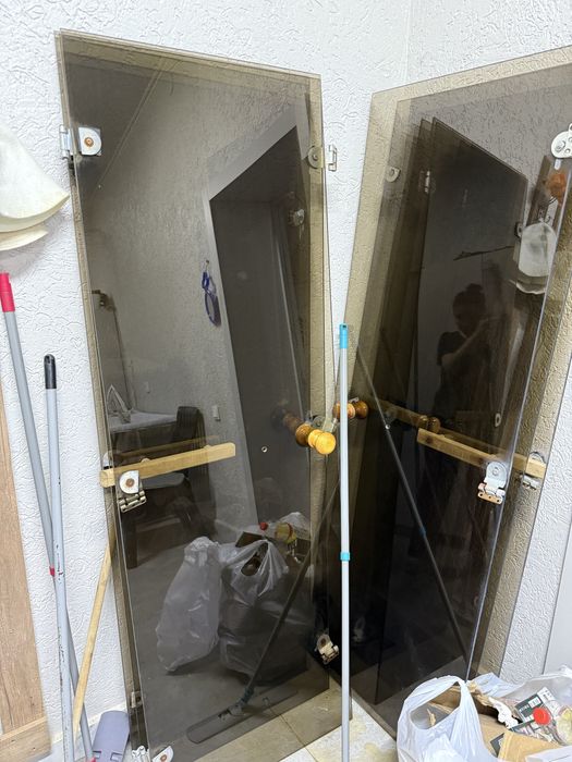 Стеклянные двери для бани