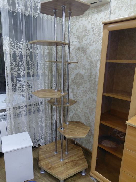 Подставка для цветов и декора