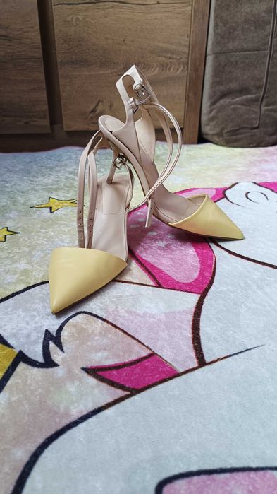 Pantofi galbeni piele Zara