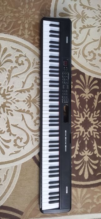 Срочно продам синтезатор