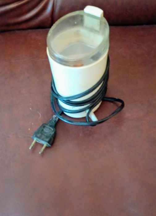 Râșniță de cafea din era comunistă