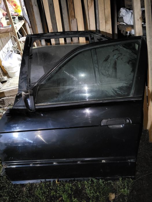 Двери BMW e34, в разборе, все 4 дверей