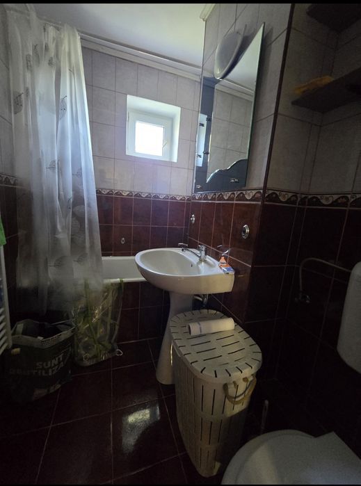 Vând apartament  ,Sfanta vineri!