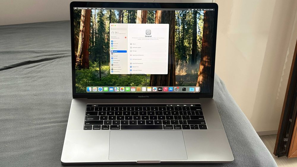 Apple MacBook Pro 15” (2018) | i7 6-Core | 16GB RAM | 512GB SSD | Нова батерия