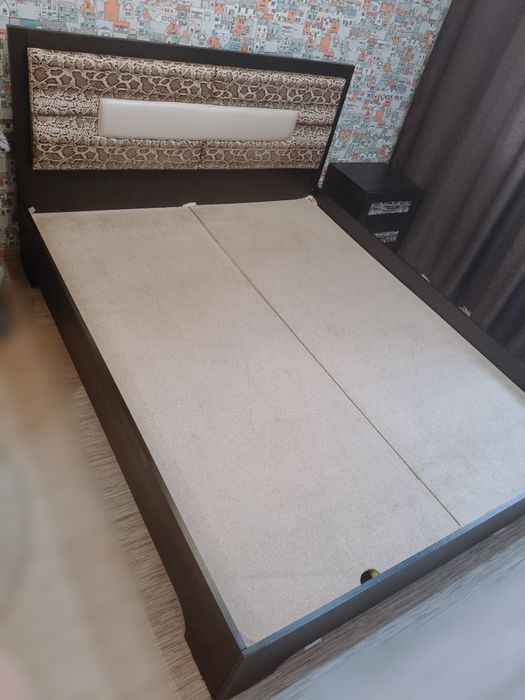 Продам спальный гарнитур