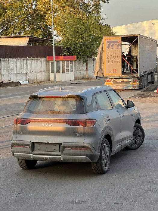BYD yuan Up avtomabili sotuvda