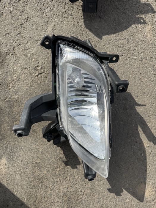 Продам противотуманки на Kia Cerato