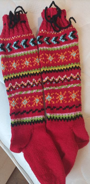 Ръчно плетени чорапи за народна носия