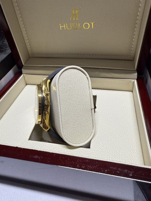 Hublot classic fusion 42 mm, AUTOMATIC- full box