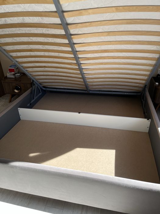 Продается кровать с матрасом