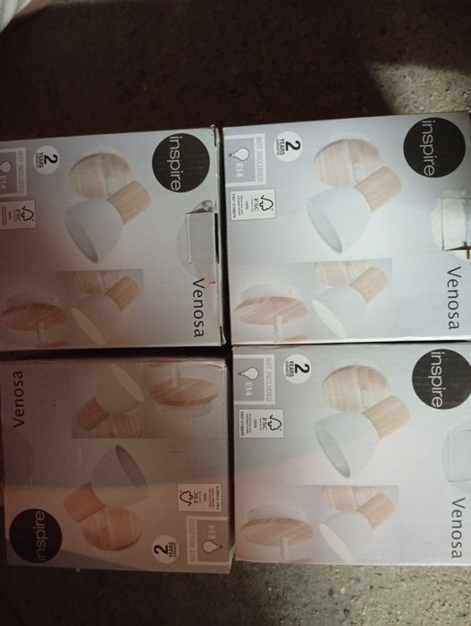 Vând becuri,lustre,spoturi,banda led