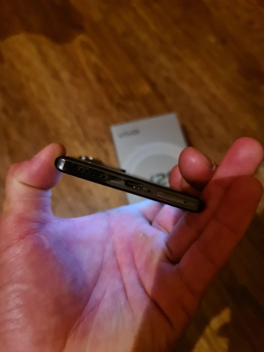 Vivo V29 продаю срочна