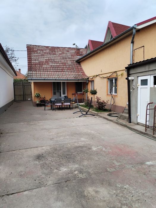 Casa de vanzare in  cartierul iosia