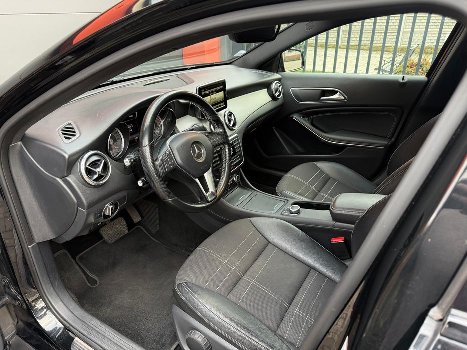 Mercedes GLA 200d 136 Cp 2015 Euro 6 | Navi mare | BiXenon | Jante AMG | Rate fixe |