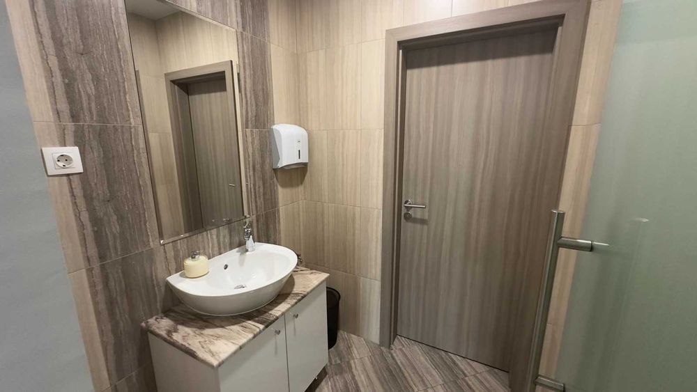 Дава се под наем Офис в София, Люлин 6 - 138 кв.м за 1250 € - Снимка #10