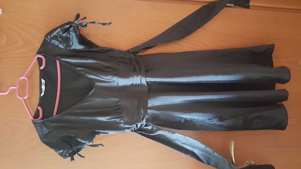 Малка черна рокля