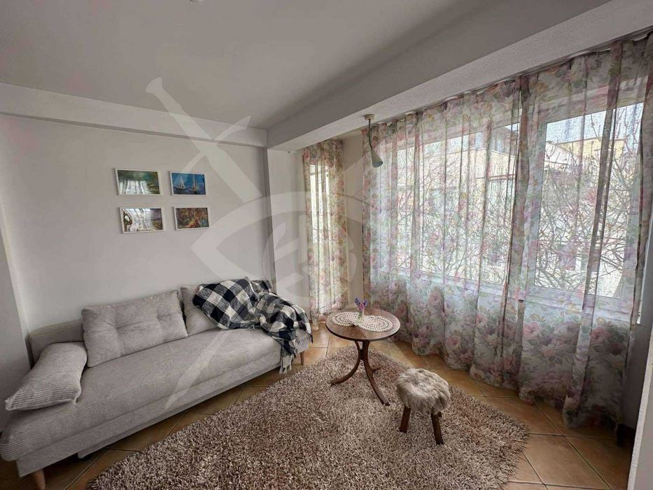 Дава се под наем Двустаен апартамент в Варна, Червен площад - 54 кв.м за 475 € - Снимка #1