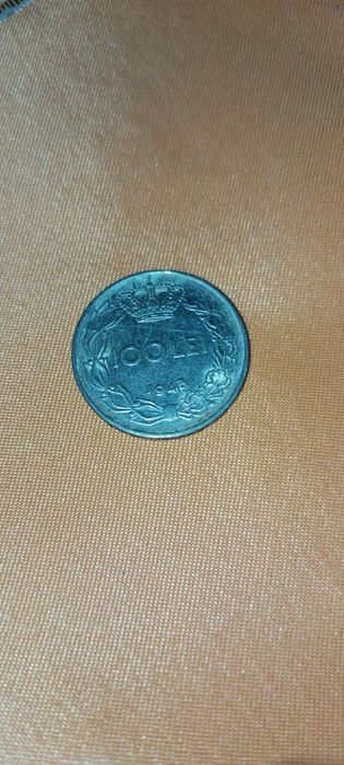 Vând moneda 100 lei cu Regele Mihai I an 1943-1944
