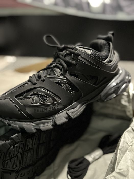 Balenciaga track