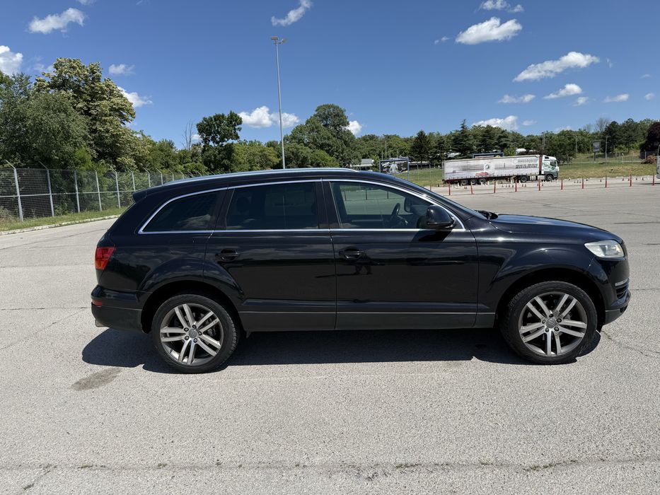 Продава се Audi Q7 в отлично състояние!