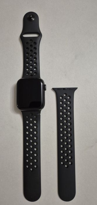 Apple  Watch  SE