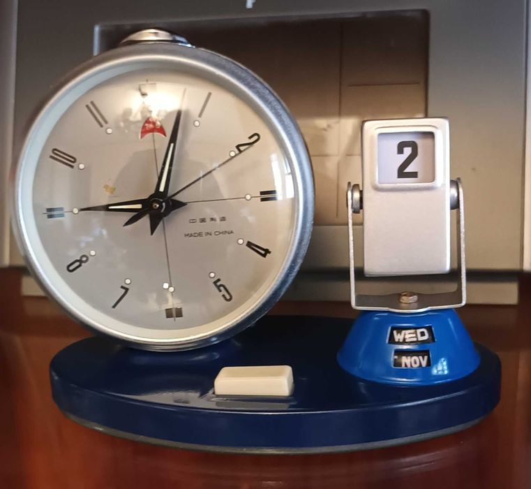 Ceas mecanic de masa Goden Cock perfect functional.