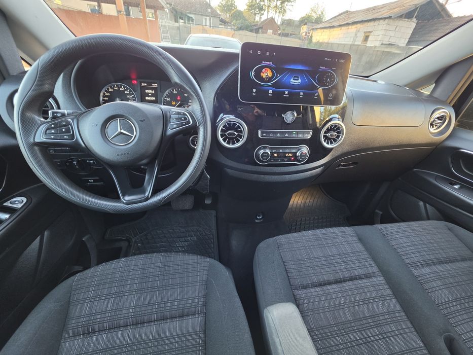 Mercedes-Benz Vito TOURER SELECT 2.2 CDI 163 CP  AUTOMAT  8+1 LOCURI