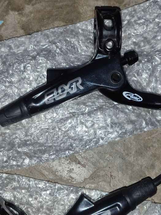 Продам тормоза avid elexir