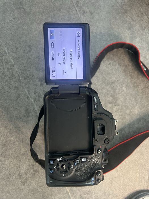 Aparat foto canon eos 600D