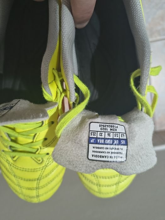 Ghete fotbal sintetic Mizzuno Original marimea 36 impecabile 75 ron ma